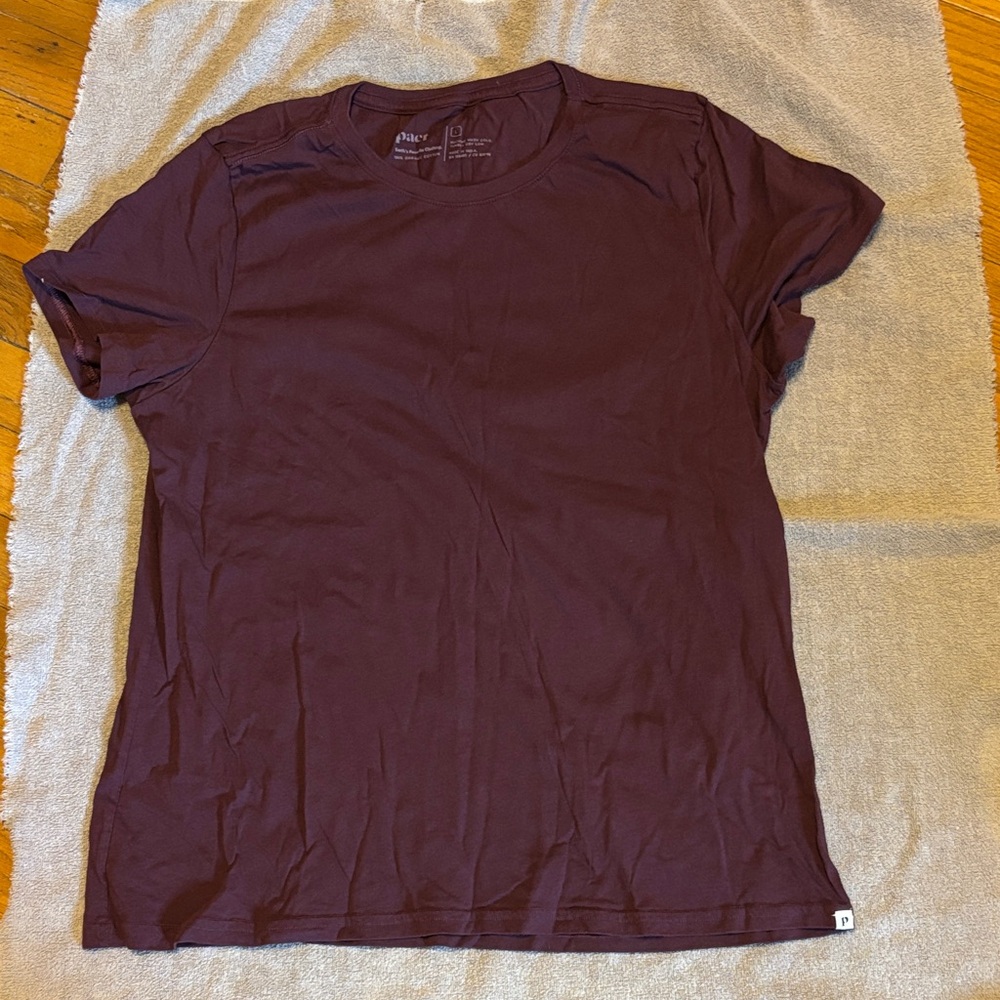 Women's Crew Neck Short Sleeve Tee - Burgundy